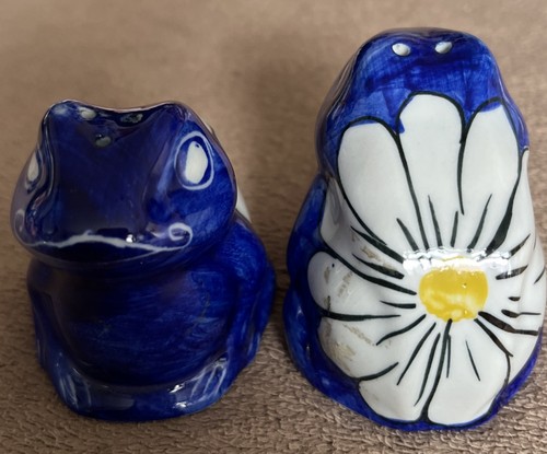 Vintage blue ceramic frog salt - vintage,