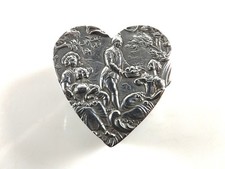 ANTIQUE HEART SHAPED TRINKET DISH HALLMARKED BIRMINGHAM 1900 REF 255/1
