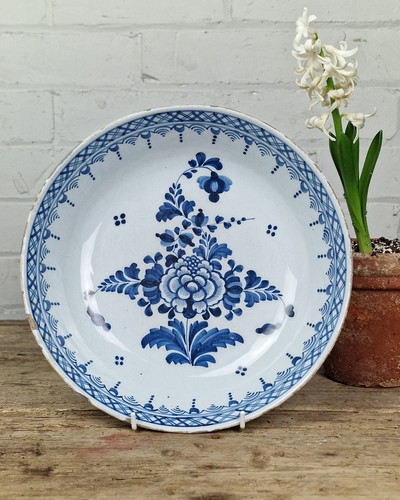 English delft saucer - saucer, dish