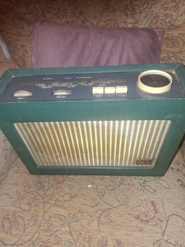 Hmv 2014 portable radio - hmv,