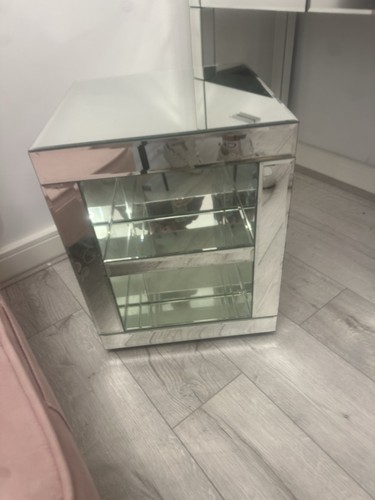 Venetian mirrored side table - mirrored,