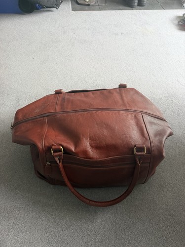 Leather lakeland holdall - lakeland,