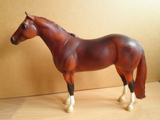 Breyer Model Horse 2006 Treasure Hunt Stock Mare Long Tail, Chestnut "Ruby"