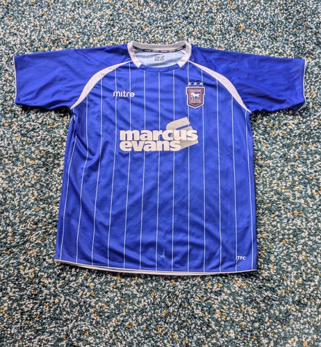 Retro ipswich town football - town,