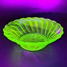 Vintage - Uranium - Green