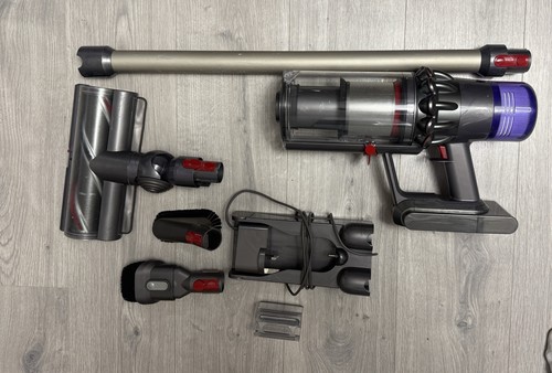 Dyson v11 vacuum - dyson, cleaner