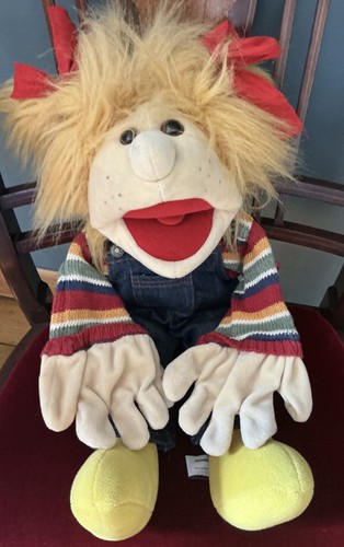Living puppets maja - living,