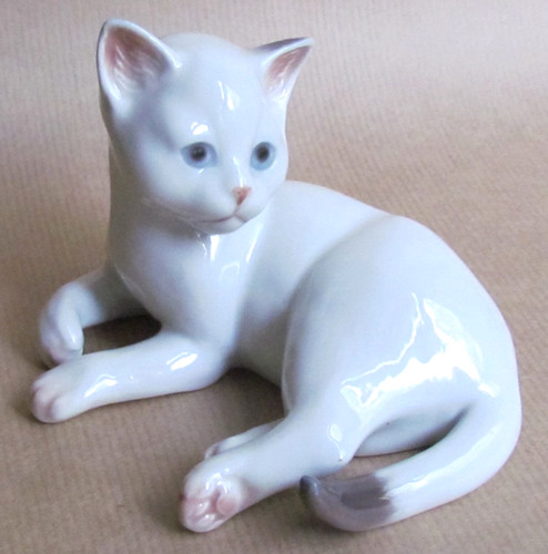 Royal copenhagen figure 504 - royal,
