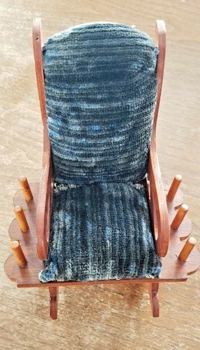 Vintage wooden rocking chair - wooden,