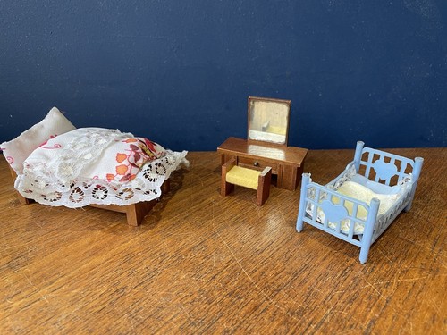 Vintage retro dolls house - dolls,