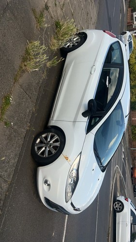 Breaking ford fiesta mk7 zetec - ford,
