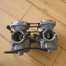 Suzuki GS 400 Mikuni