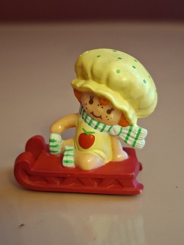 Vintage 1982 strawberry - 1982,