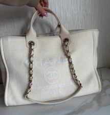CHANEL DEAUVILLE MEDIUM TOTE