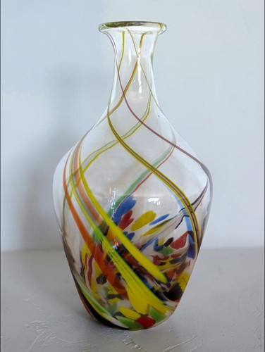 Large vibrant hand - large,