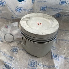 Mercedes 500 piston set - se,