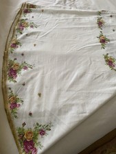 Old Country Roses Oval Table Cloth Excellent Condition