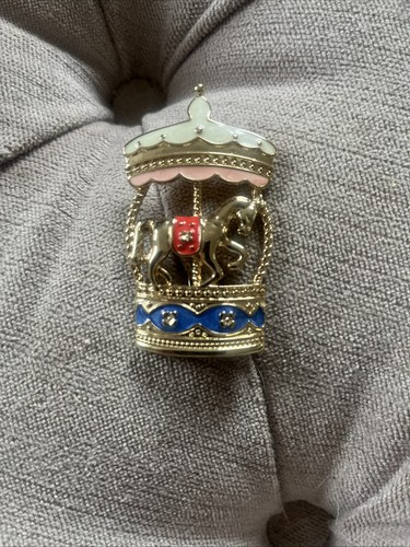 Signed trifari vintage gold - vintage,