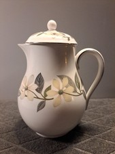VINTAGE WEDGEWOOD BEACONSFIELD SMALL COFFEE POT Nearly 7" High.