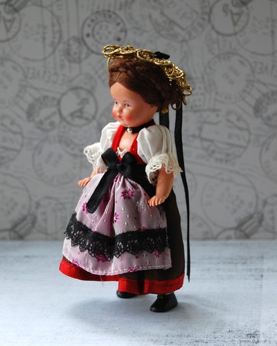 Vintage doll european - in,