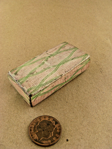 Antique wooden snuff box - ,