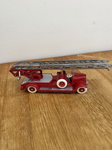 Dinky toys delahaye 1940 fire - dinky,