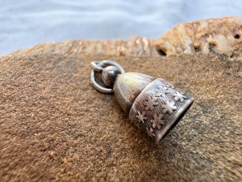 Antique silver tiny thimble - silver,