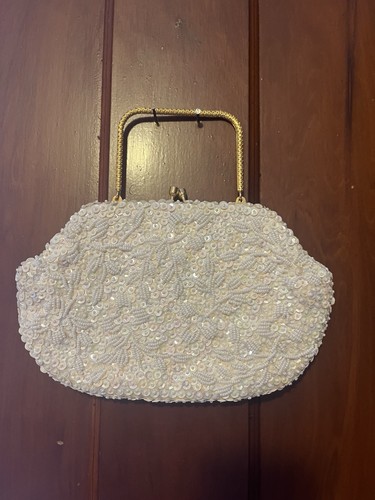 Vintage white beaded kisslock - vintage,