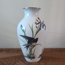 Large Limited Edition Franklin Porcelain “ The Meadowland Bird Vase” 1980