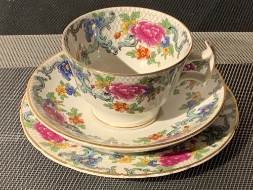 Very rare antique - rare", booths