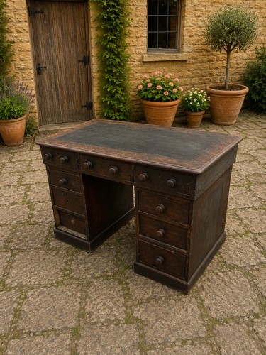 Antique oak small pedestal - small,