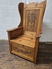 Pine Throne Chair With
