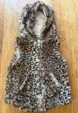 NEXT girls faux fur hooded gilet body warmer jacket size 5-6 years animal print