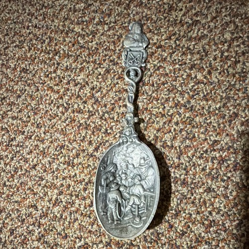 Silver metal collectible - metal,