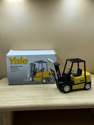 Vintage yale diecast model - yale,