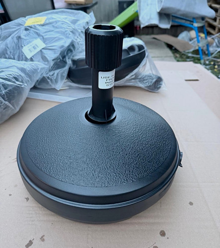 Round black plastic garden - round,