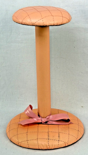 Vtg hat stand pink - hat, quilted