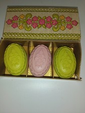 AVON SCENTED SOAP SET UNUSED BOXED BOUQUET RETRO VINTAGE FILM TV PROP