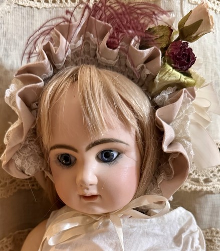 Antique tete jumeau - 25”,