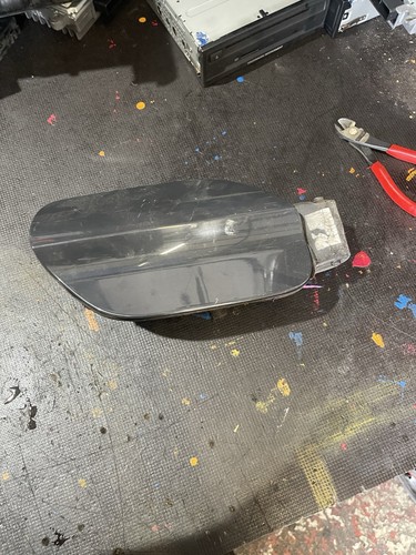 Passat saloon fuel flap - b8,