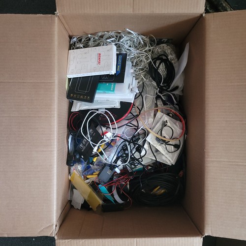 Mixed electrical goods - job, lot