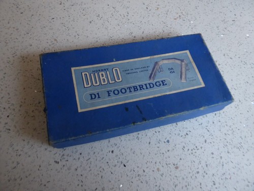 Hornby dublo footbridge - hornby, d1