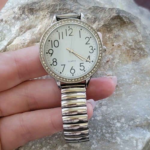 Large face quartz watch - face,