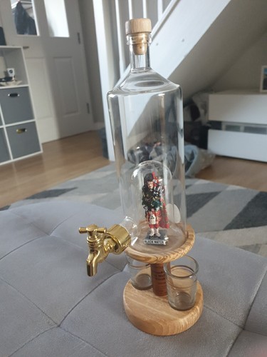 Handcrafted scottish bagpiper - handcrafted,