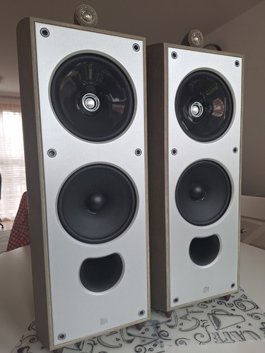 Kef three loudspeakers - xq,
