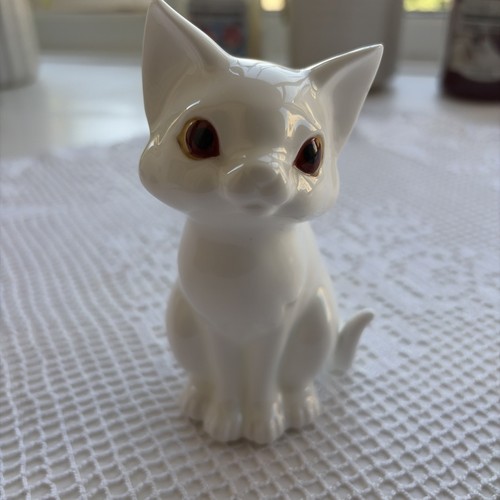 Vintage royal osborne white - vintage,