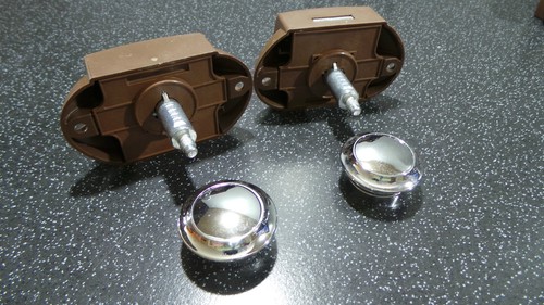 Push button catch - push,