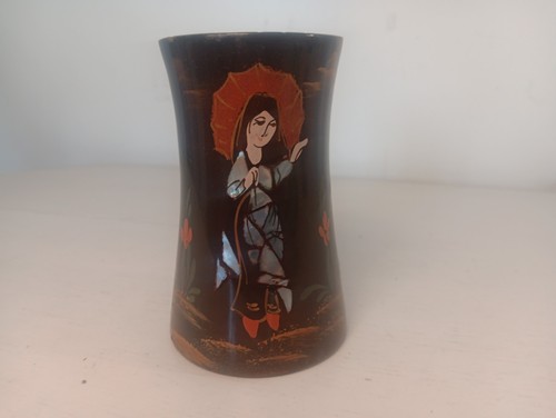Black lacquer mother - lacquer, of
