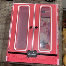 Barbie BMB99 Ultimate Style Closet 