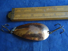 A GOOD LARGE VINTAGE HARDY SALMON FISHING SPOON LURE